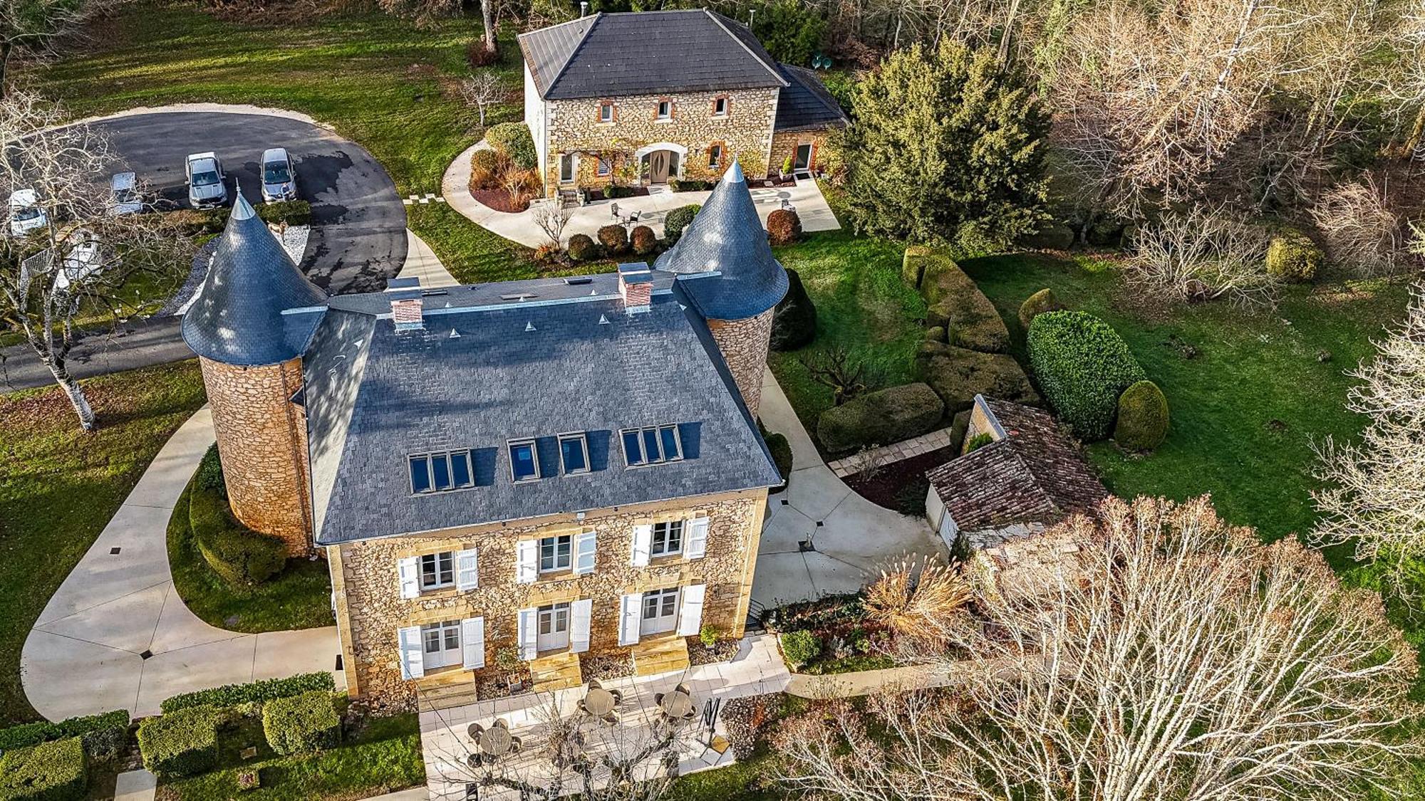 Chateau De Maraval Cenac-et-Saint-Julien Luaran gambar